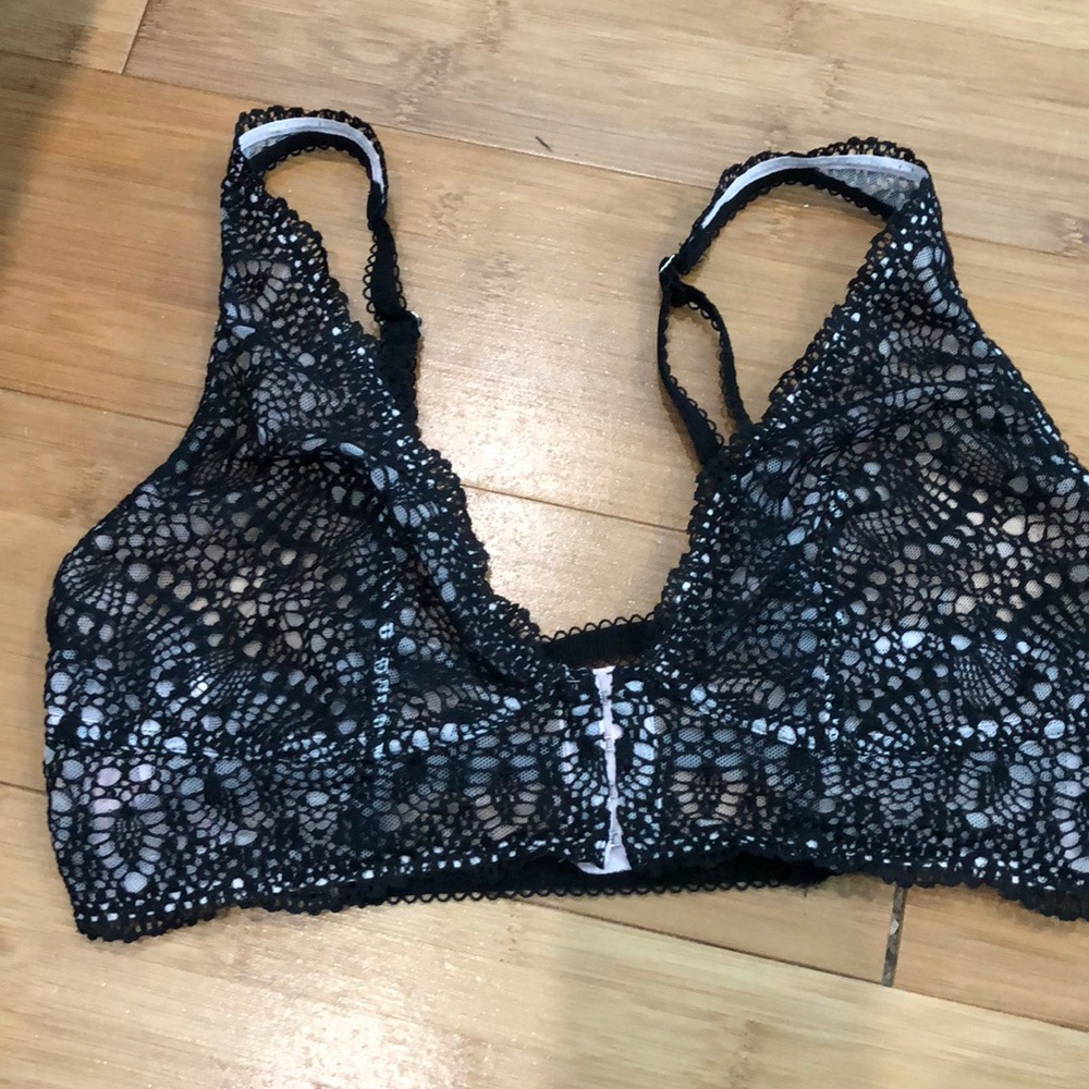 Victoria’s se black lace bralette